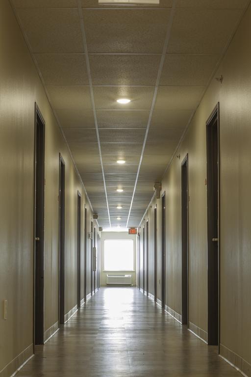 Woodspring Suites Уилистън Екстериор снимка