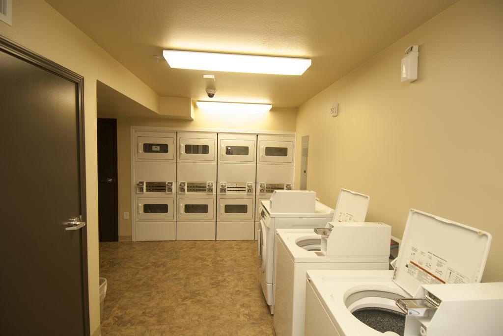 Woodspring Suites Уилистън Екстериор снимка